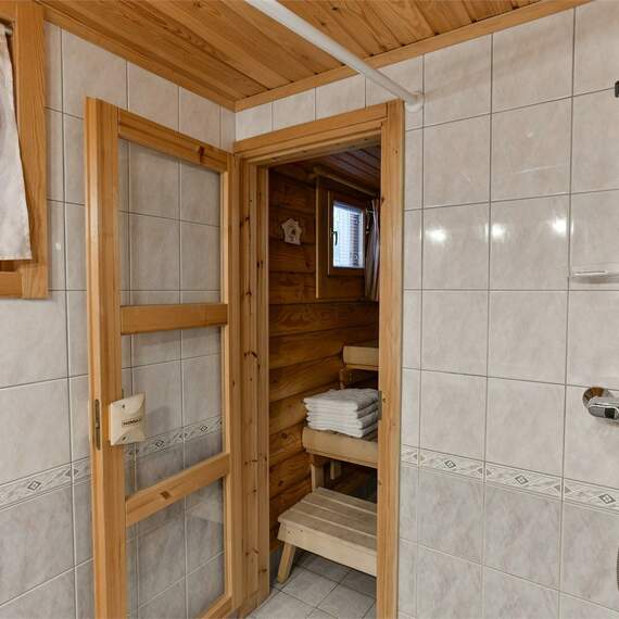 Коттедж для 10 гостей, двухэтажный со вторым светом. Фото 15