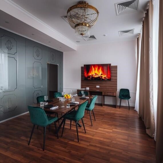 Президентский Люкс с балконом и видом на Казанский Собор. Фото 8