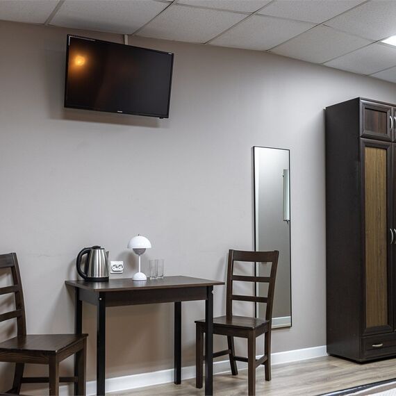 Улучшенный номер с 1 кроватью. Фото 4