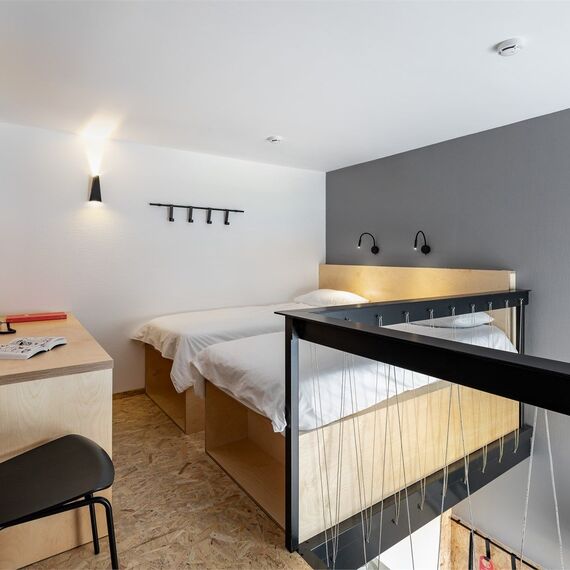 Дизайнерские двухуровневые апартаменты