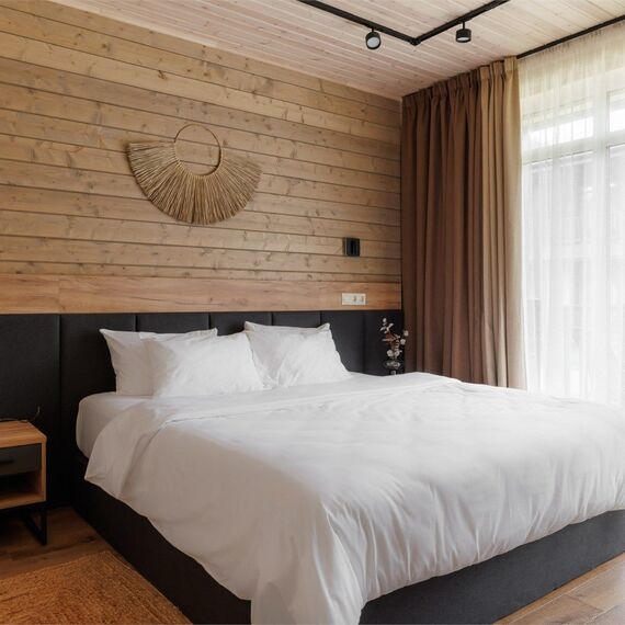 Стандартный номер с двуспальной кроватью и балконом. Фото 9