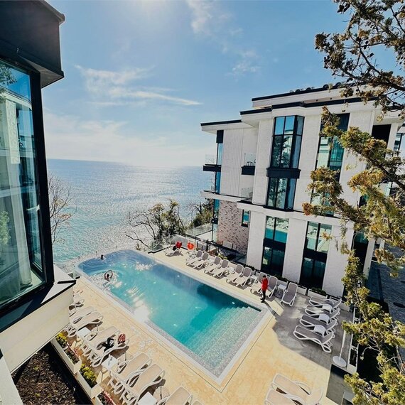 Студия с видом на бассейн и французским балконом 312. Фото 15