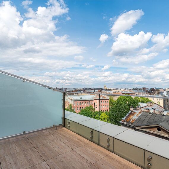 Люкс с террасой (двухкомнатный номер). Фото 1