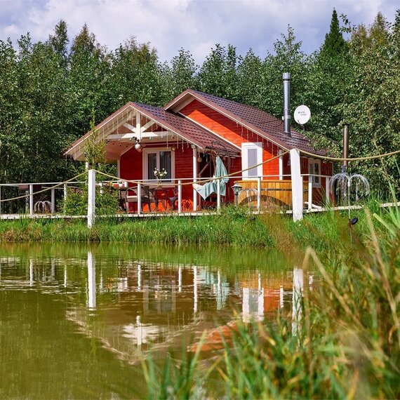 ДОМ У ОЗЕРА С КУПЕЛЬЮ НА ДРОВАХ. Фото 2