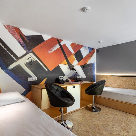 Дизайнерские двухуровневые апартаменты