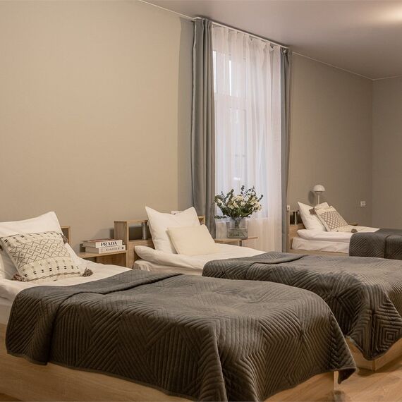 Трехместный номер с раздельными кроватями. Фото 7