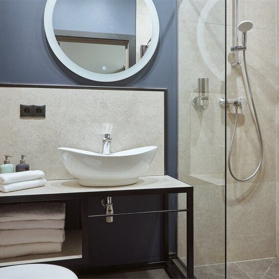 Двухуровневый номер-студио с видом на город. Фото 16