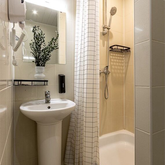 Стандартный номер с собственной ванной. Фото 10