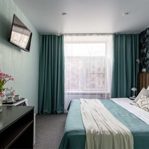 Улучшенный номер с 1 кроватью. Фото 9