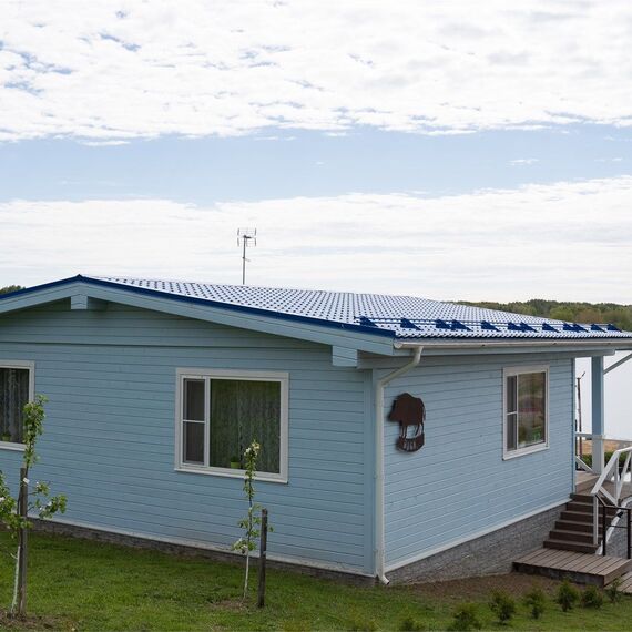 Большой дом с камином и кухней. Фото 17