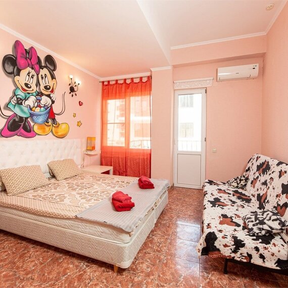 Трехместный стандартный номер с балконом. Фото 8