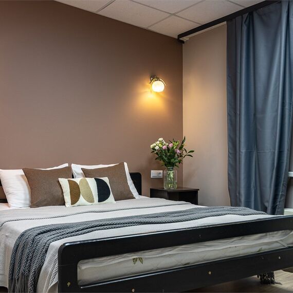 Улучшенный номер с 1 кроватью. Фото 6