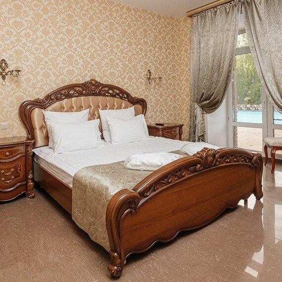 Аристократ VIP* однокомнатный с выходом к бассейну. Фото 3