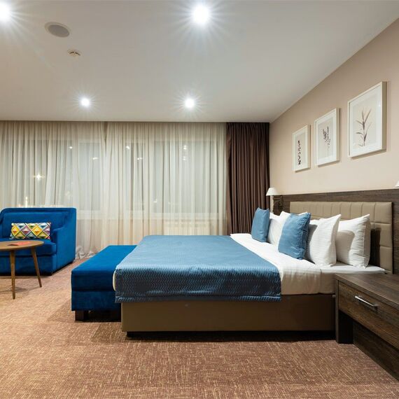 ЛЮКС. Фото 1