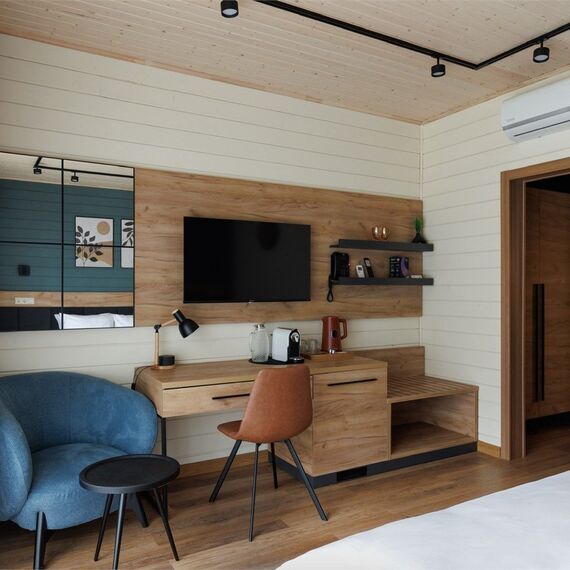 Стандартный номер с двуспальной кроватью и балконом. Фото 6