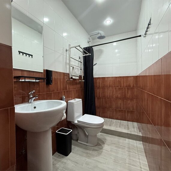 Однокомнатный люкс с балконом четырехместный. Фото 3