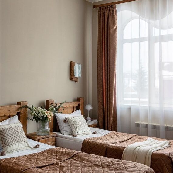 Улучшенный номер с 2 раздельными кроватями. Фото 7