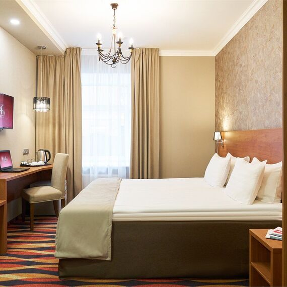 Арт-Адмиралъ. Фото 1