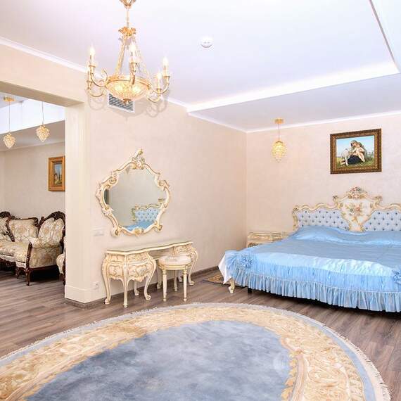 Люкс 2 комнатный повышенной комфортности с кухней. Фото 1