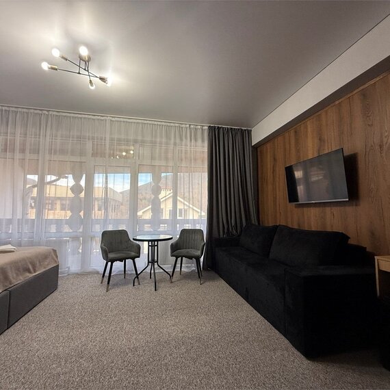 Однокомнатный люкс с балконом четырехместный. Фото 5