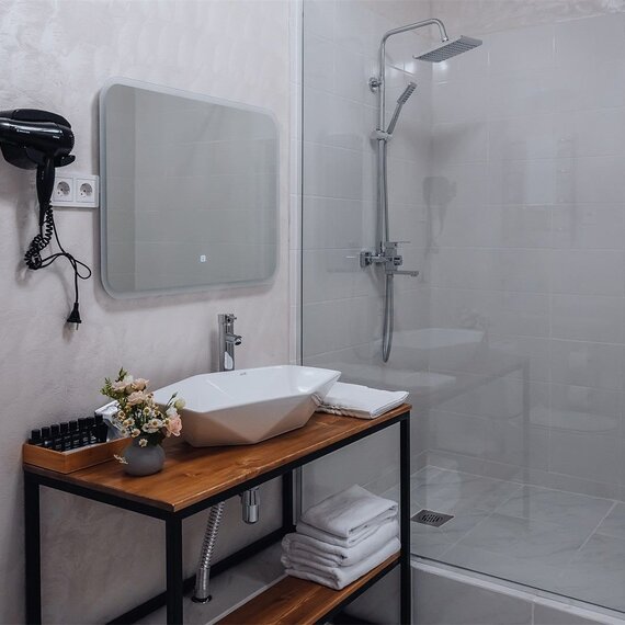 Люкс с балконом. Фото 9