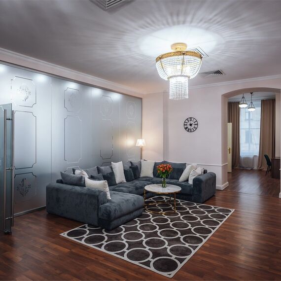 Президентский Люкс с балконом и видом на Казанский Собор. Фото 3