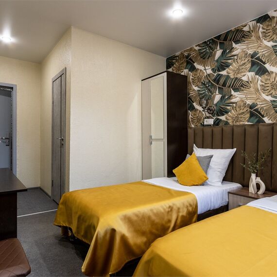 Улучшенный номер с 1 или 2 кроватями. Фото 3