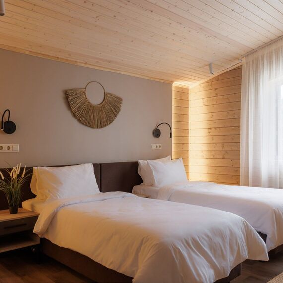 Двухэтажный коттедж с дровяным камином и личной зоной BBQ. Фото 12