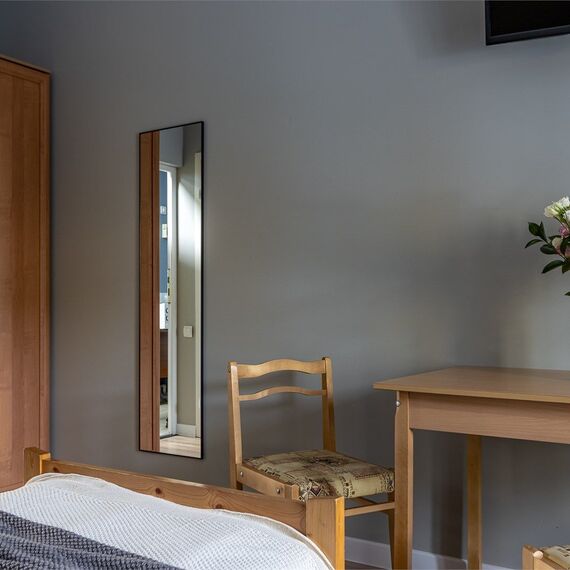 Стандартный  номер с 2 кроватями и собственной ванной. Фото 1