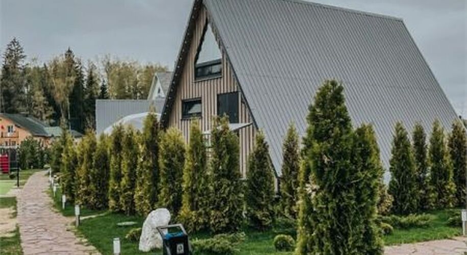 Отель The Les домик A-frame у воды - Фото 4