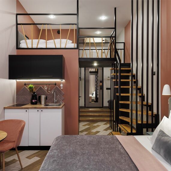 Двухуровневый номер-студио с видом во двор. Фото 2