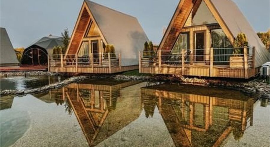 Отель The Les домик A-frame у воды - Фото 3