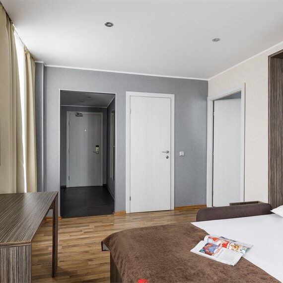 Семейный Люкс 2-х комнатный (2 двуспальные кровати-трансформеры). Фото 11