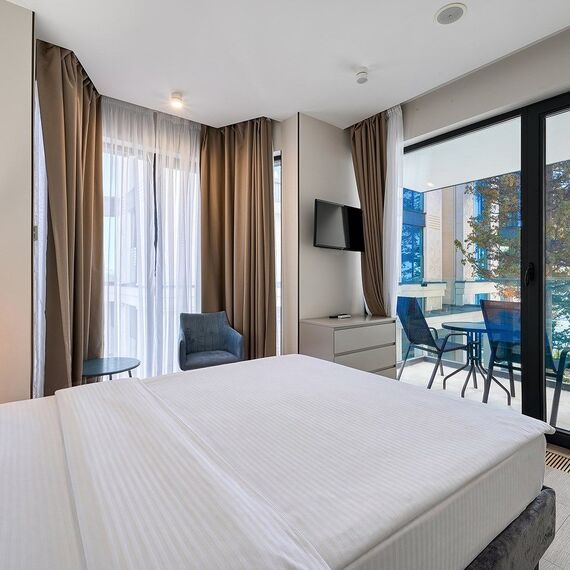 Deluxe c видом на бассейн и море № 310. Фото 1