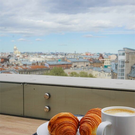 Люкс с террасой (двухкомнатный номер). Фото 3