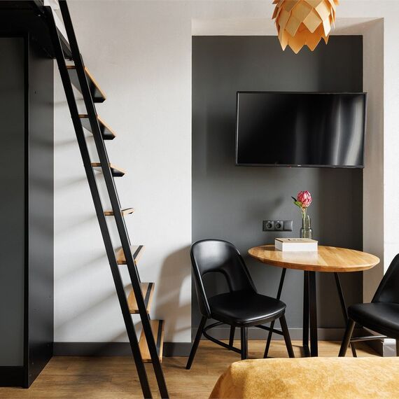 Улучшенный номер студио с видом на Невский проспект DBL+SINGLE/TRIPLE. Фото 15