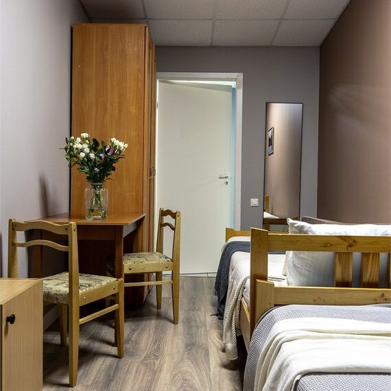 Стандартный номер с общей ванной комнатой. Фото 2