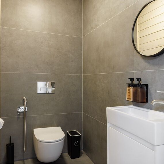 Двухэтажный коттедж с дровяным камином и личной зоной BBQ. Фото 7