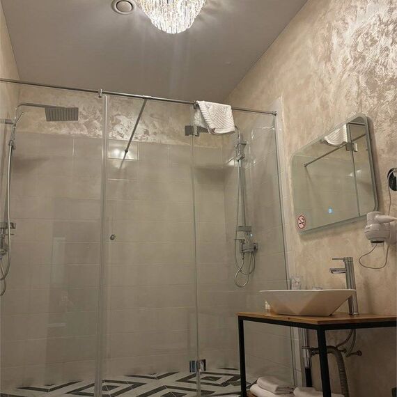 Люкс с балконом и видом на Казанский собор. Фото 23