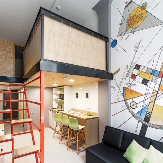 Дизайнерские двухуровневые апартаменты