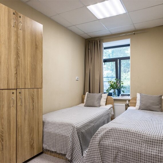 Стандартный номер с общей ванной комнатой. Фото 11