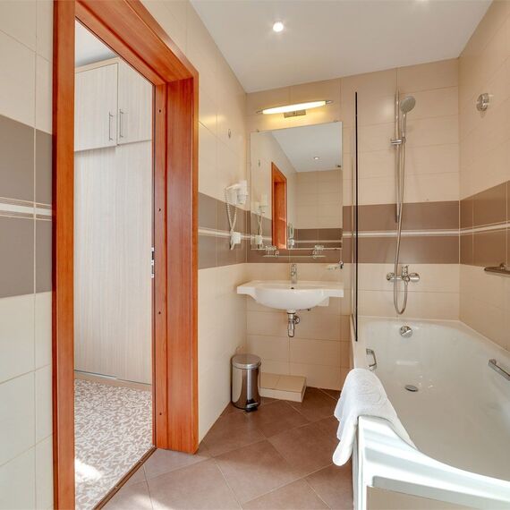 Комфорт мансардный с двуспальной кроватью. Фото 5