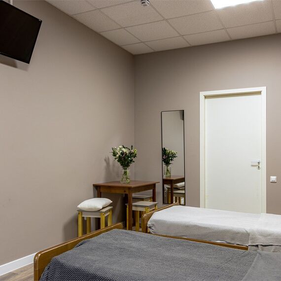 Трехместный номер с общей ванной комнатой. Фото 6