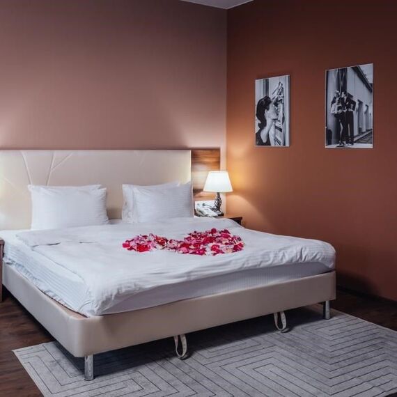 Люкс с балконом и видом на Казанский собор. Фото 12