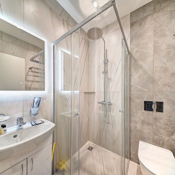 Студия с видом на бассейн и французским балконом 312. Фото 25