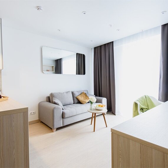 Делюкс (небольшой двухкомнатный номер). Фото 1