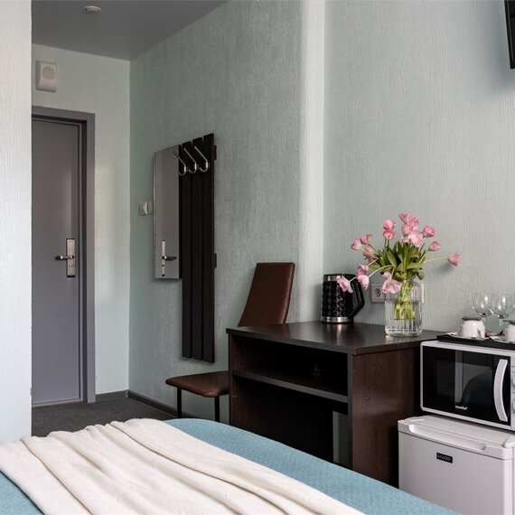 Улучшенный номер с 1 кроватью. Фото 13