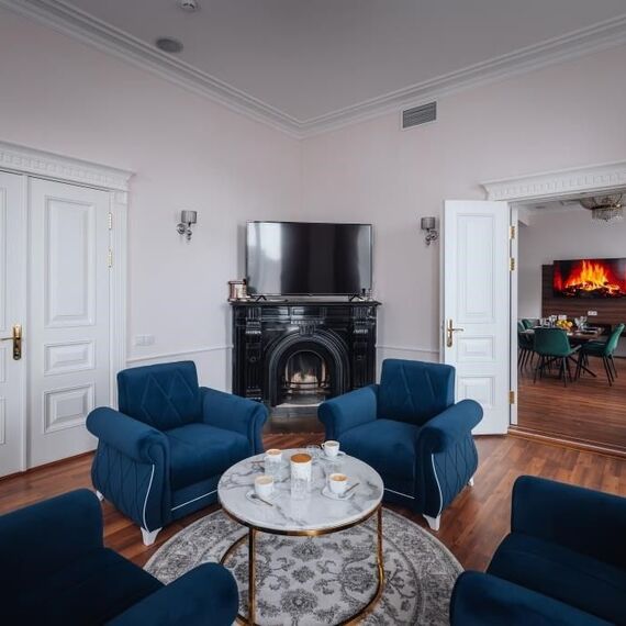 Президентский Люкс с балконом и видом на Казанский Собор. Фото 2