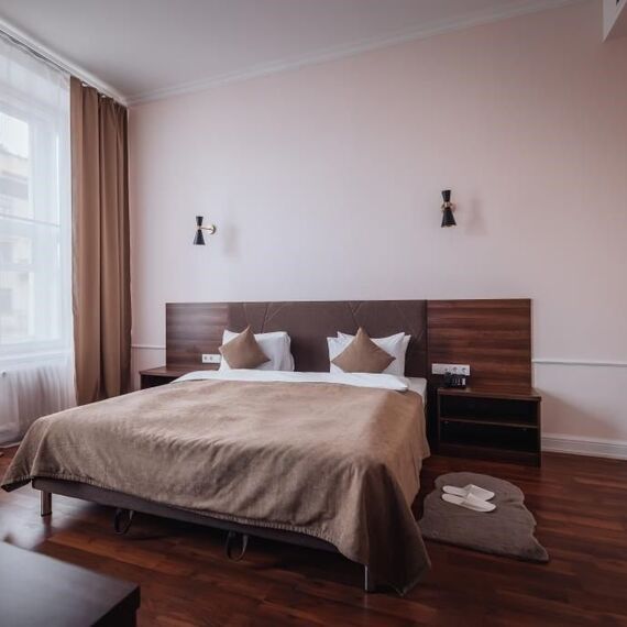 Президентский Люкс с балконом и видом на Казанский Собор. Фото 7